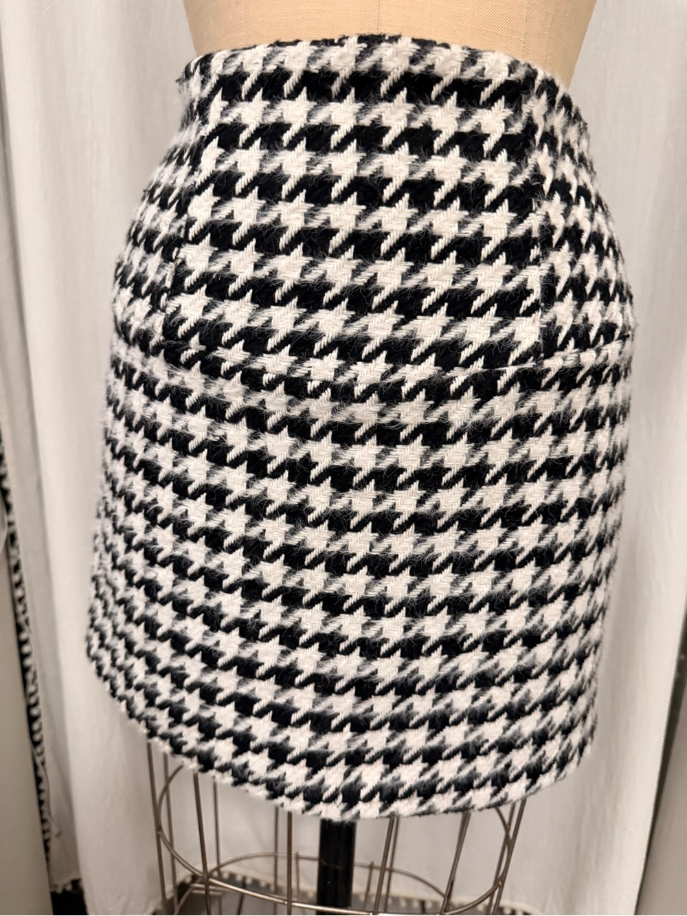 For Love and Lemons, Black & White Houndstooth Cropped Blazer and Mini Skirt Set - Picture 6 of 9
